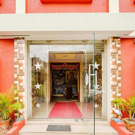 Super Hotel O Airport Road Коимбатур Экстерьер фото