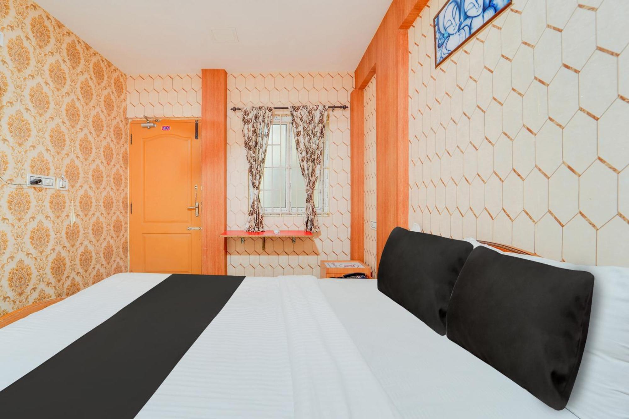 Super Hotel O Airport Road Коимбатур Экстерьер фото