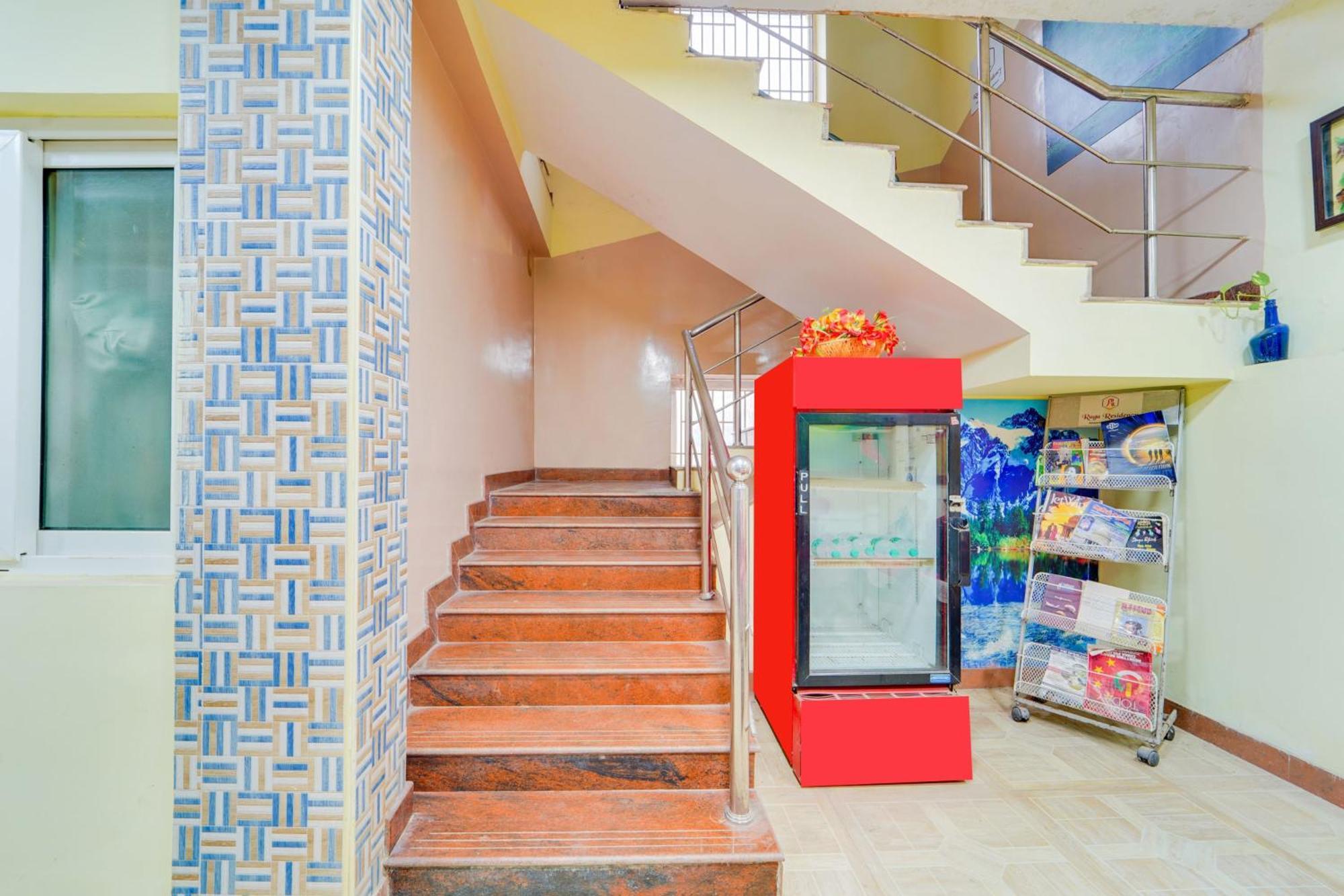 Super Hotel O Airport Road Коимбатур Экстерьер фото