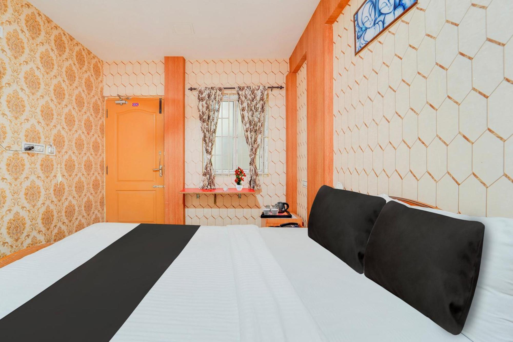 Super Hotel O Airport Road Коимбатур Экстерьер фото