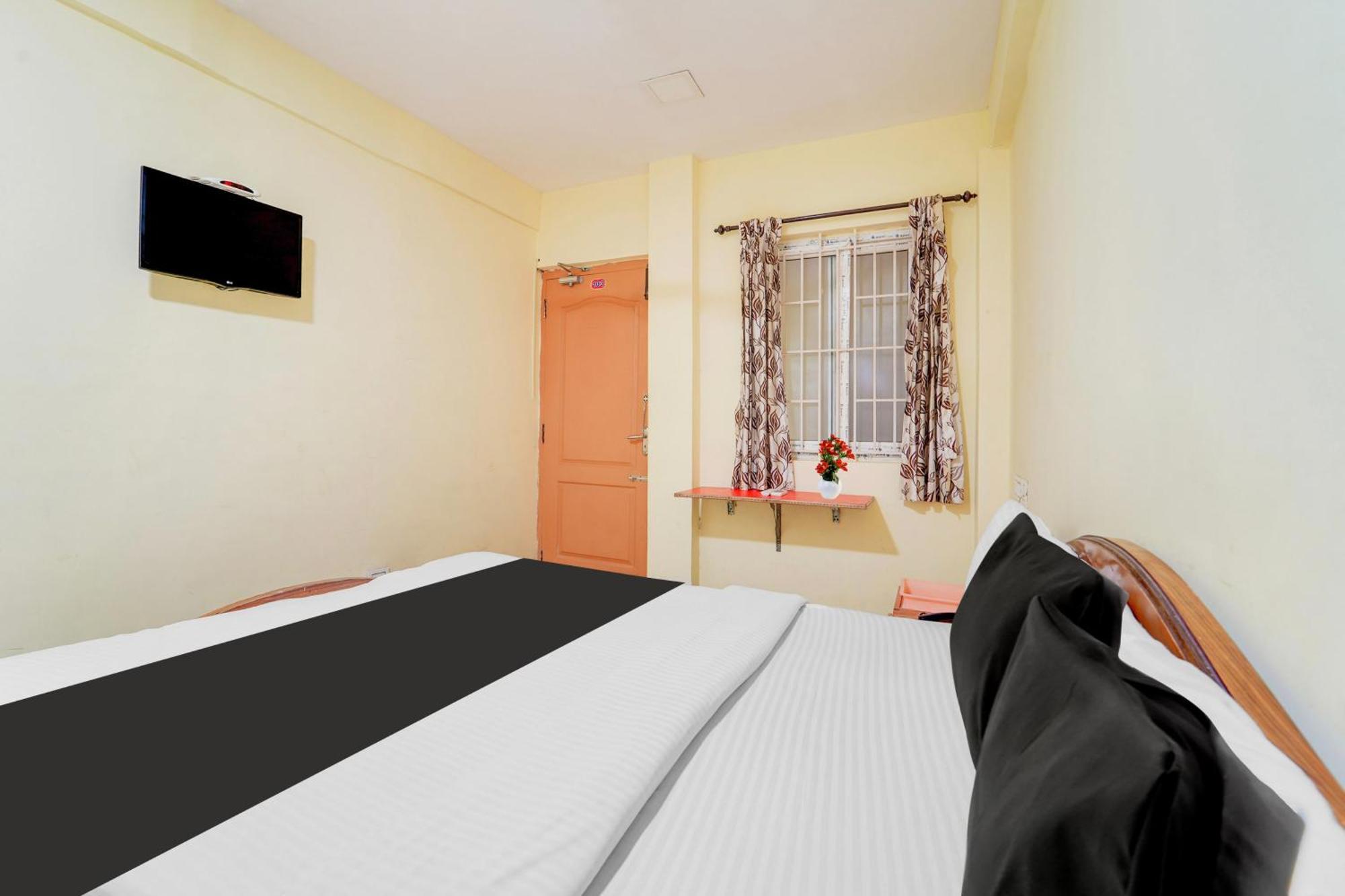 Super Hotel O Airport Road Коимбатур Экстерьер фото
