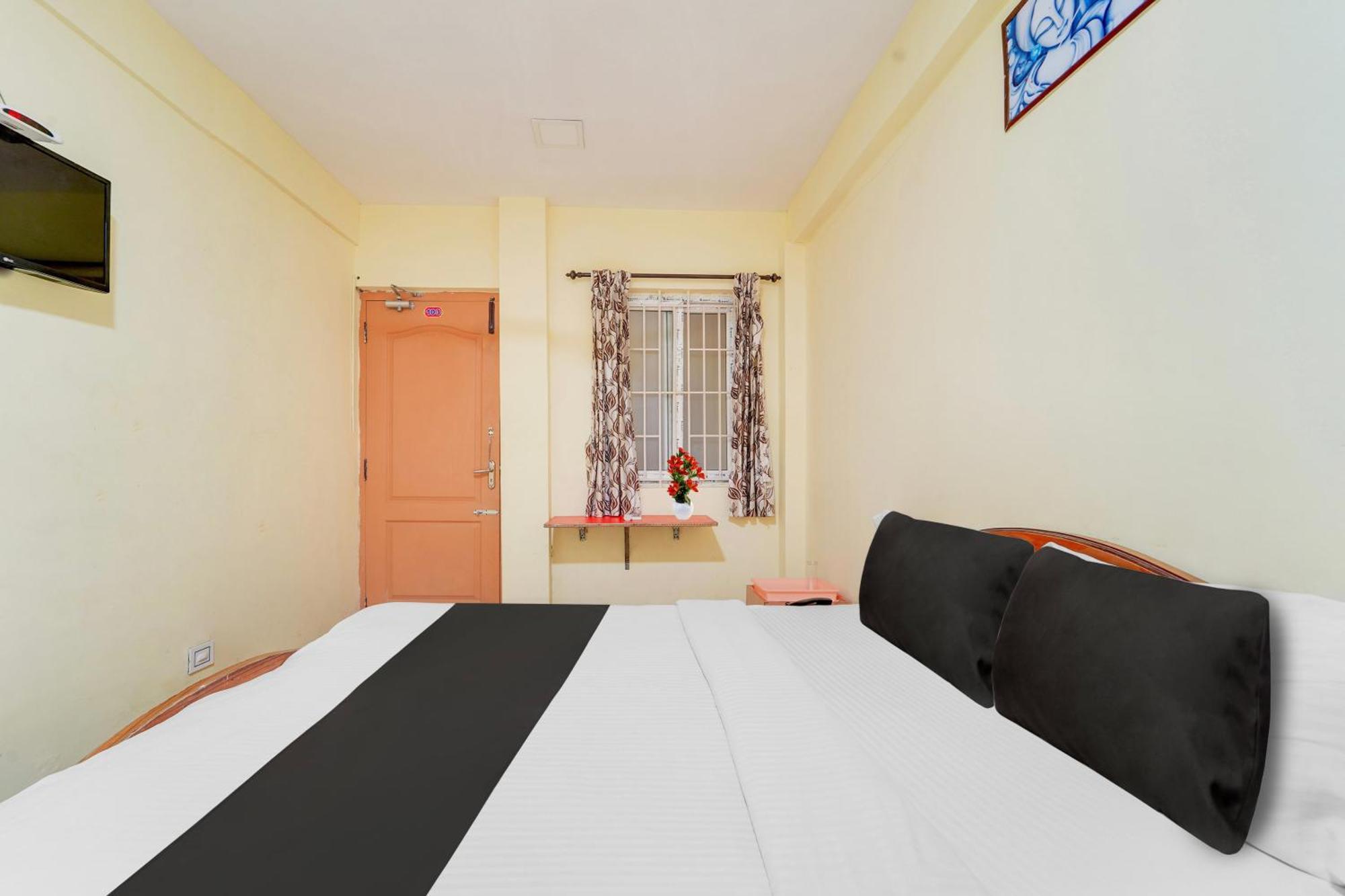 Super Hotel O Airport Road Коимбатур Экстерьер фото
