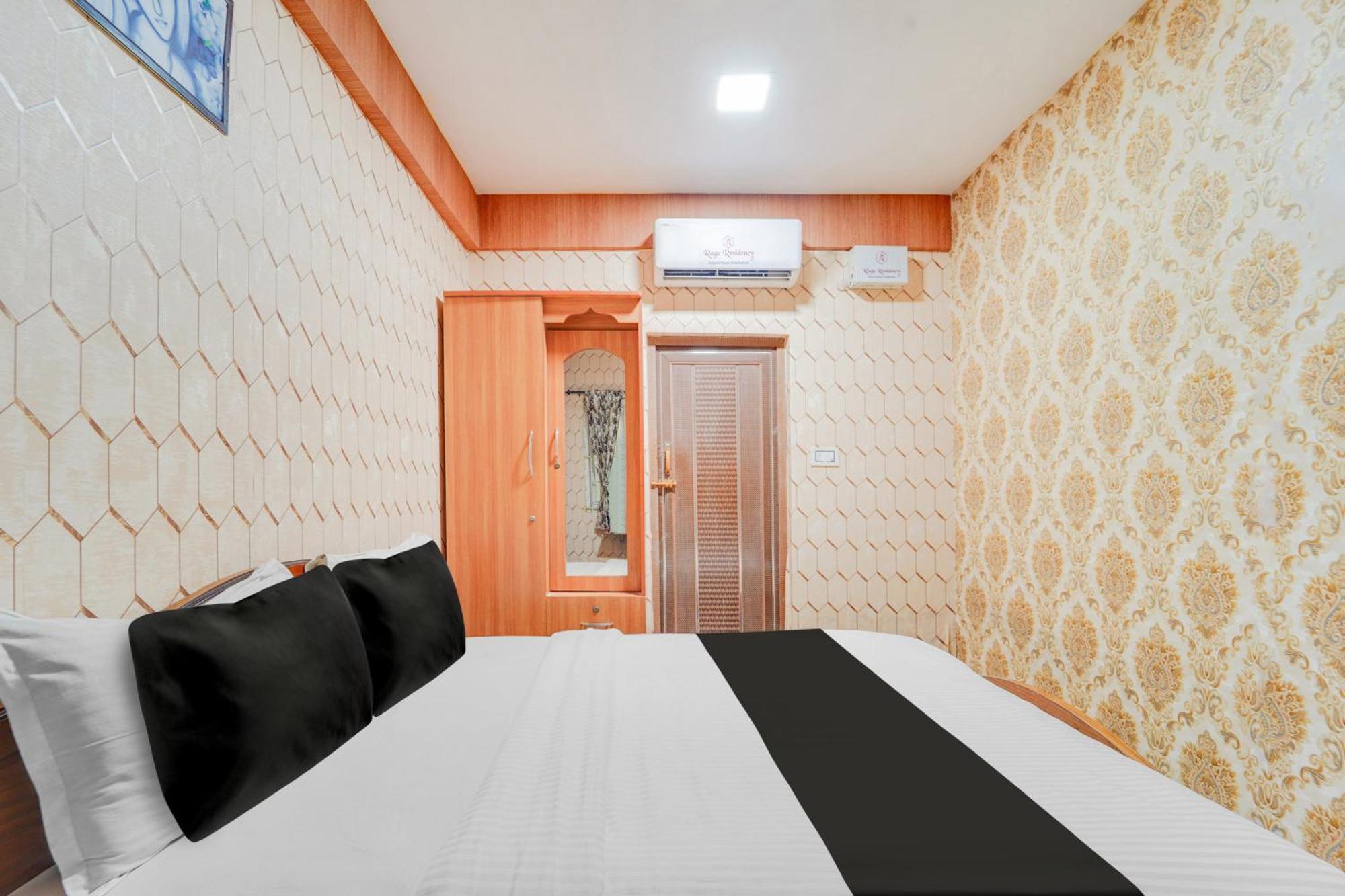 Super Hotel O Airport Road Коимбатур Экстерьер фото