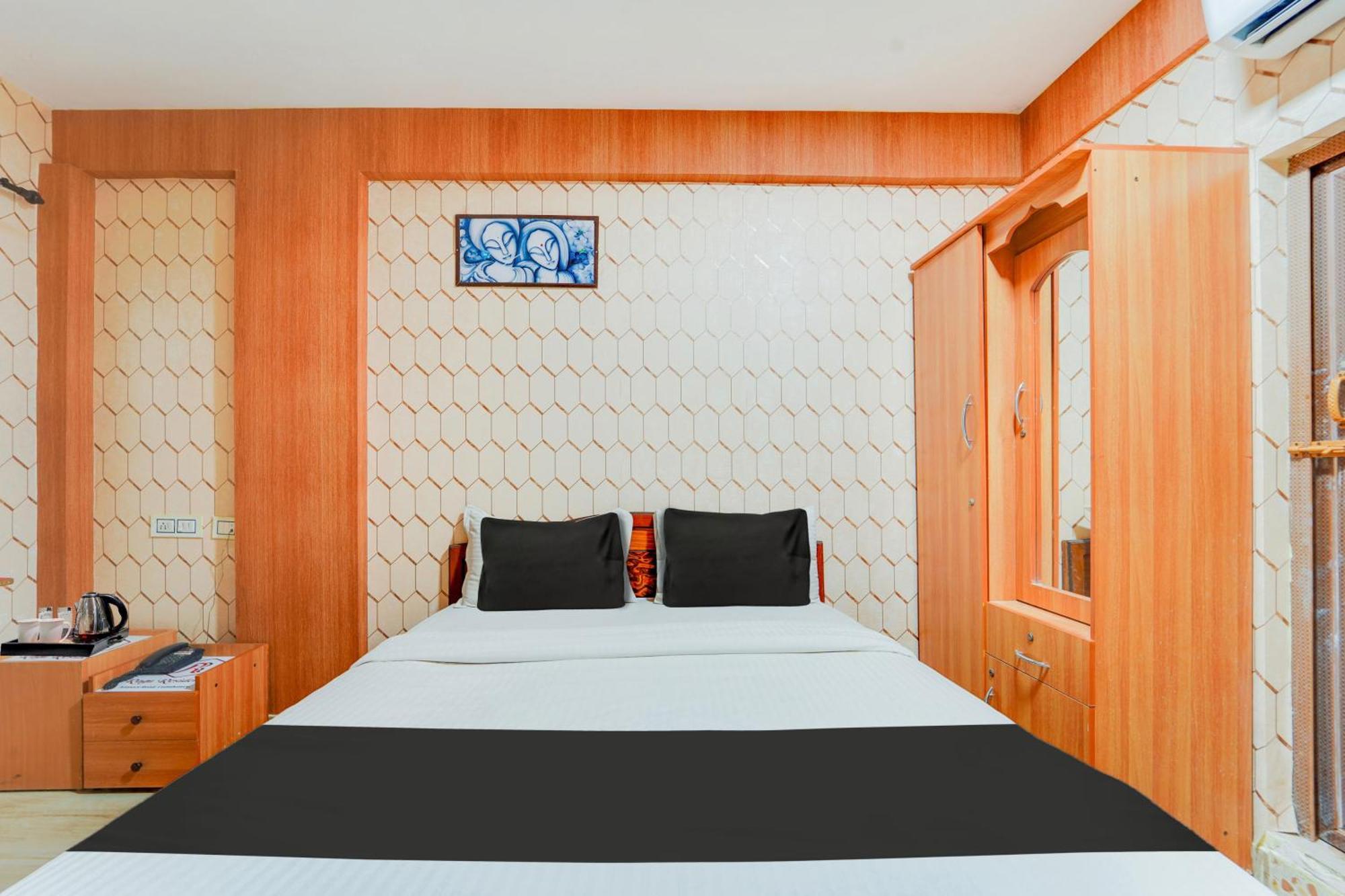 Super Hotel O Airport Road Коимбатур Экстерьер фото